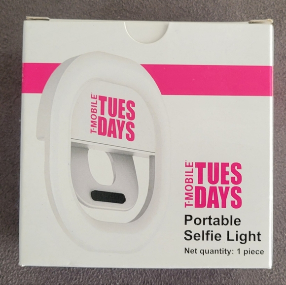 NEW Selfie Light With Charging Cord From T-Mobile - Picture 1 of 5